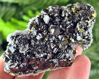 ☆SALE☆黄銅鉱 原石（ 水晶 閃亜鉛鉱 黄鉄鉱 を含む)　天然石　鉱物 素晴らしい閃亜鉛鉱、黄銅鉱、水晶、原石、天然鉱物、ヒーリング