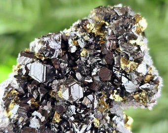 ☆SALE☆黄銅鉱 原石（ 水晶 閃亜鉛鉱 黄鉄鉱 を含む)　天然石　鉱物 ☆SALE☆黄銅鉱 原石（ 水晶 閃亜鉛鉱 黄鉄鉱 を含む) 天然石 鉱物