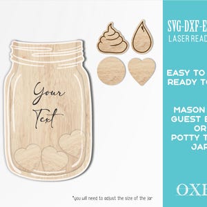 Könnte beinhalten: Holz-Einmachglas-Design mit dem Text "Your Text" und Herzformen. Enthält laserfertige Dateien für ein Gästebuch oder einen Töpfchentrainingsbehälter. Zusätzliche Holzausschnitte eines Kothaufens, eines Tropfens, eines Kreises und eines Herzens sind ebenfalls enthalten.