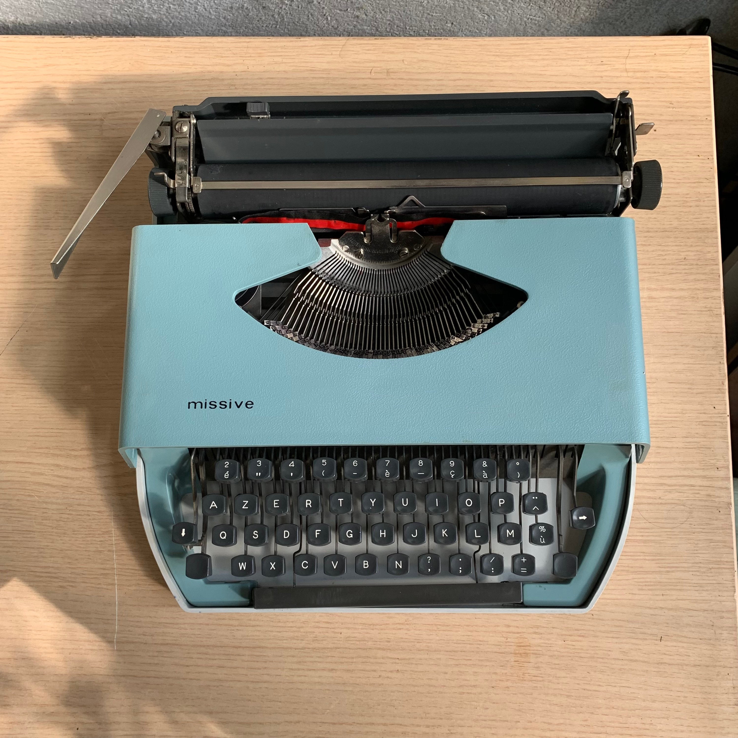 Machine à Écrire Bleue