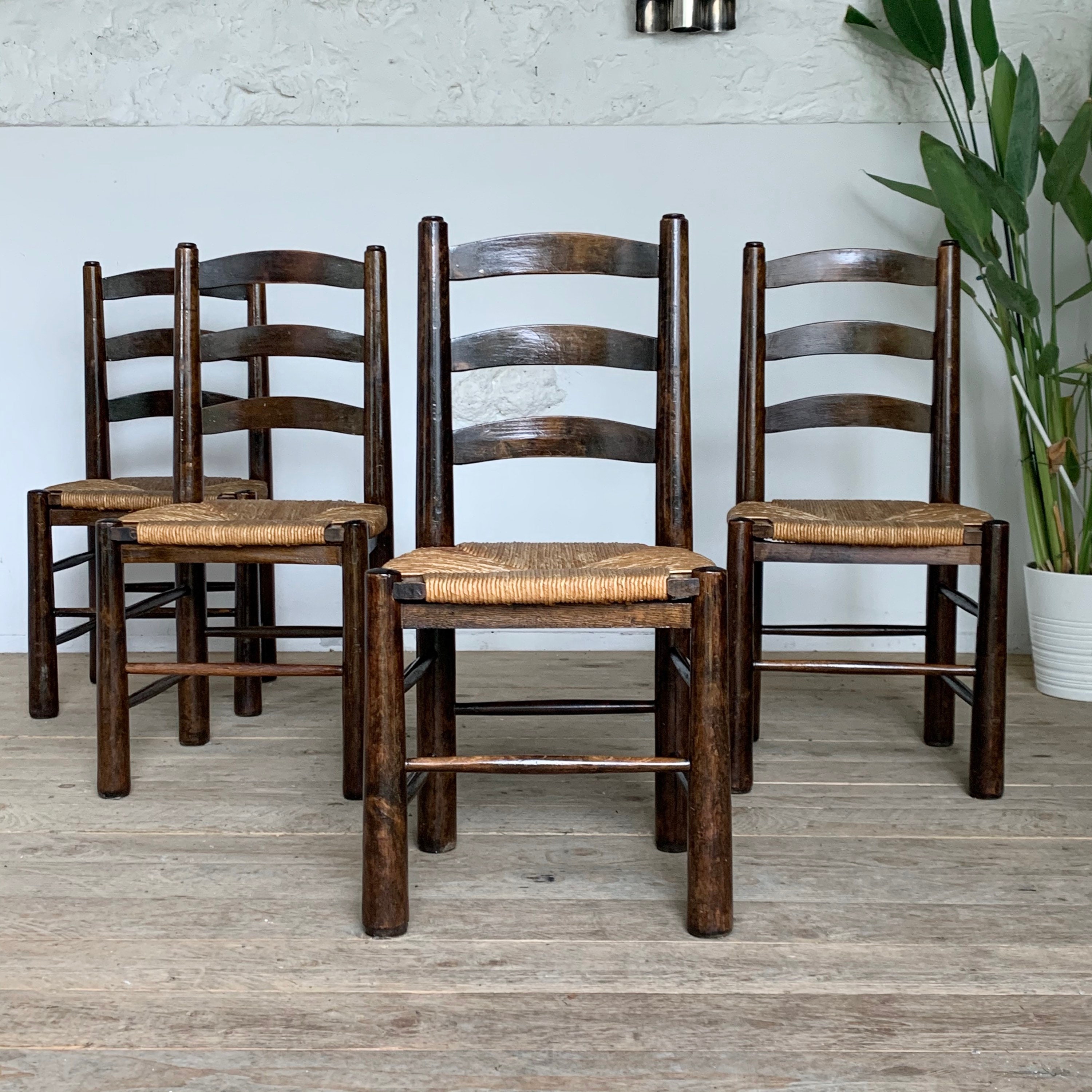 Chaises Vintage de Georges Robert en Paille Style Charles Dudouyt - Lot 4 8 Disponibles