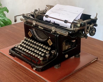 Machine à écrire métallique noire Mercedes - 1920