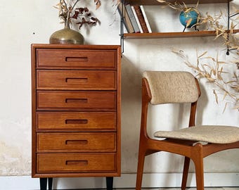 Commode scandinave vintage en teck