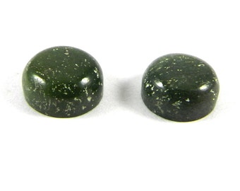 Cabochon di gaspeite verde: coppia di pietre preziose rotonde da 10 mm
