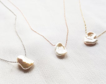 Delicata collana di perle keshi, collana di perle irregolari, collana di perle a forma di petalo di perle barocche