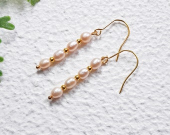 Light Pink Pearl Earrings: The Perfect Bridesmaid Gift