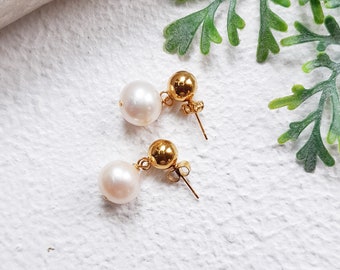 Simple pearl bridal earrings, Freshwater Pearl Earrings for Brides, Pearl Stud Earrings