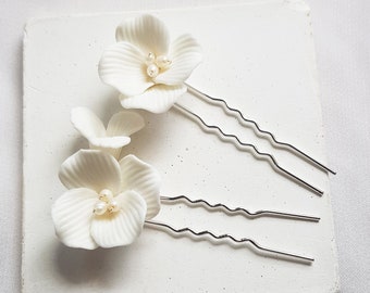 White flower hair pins set of 2, ceramic  floral wedding hair accessories, porcelain bridal hair pins