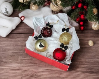 Snow White Themed Shatterproof Ornament Set