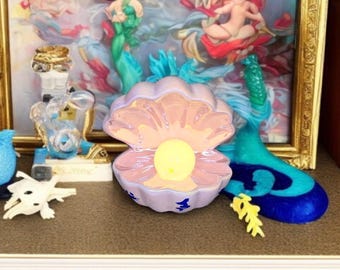 Little Mermaid Themed Pearl and Shell Light