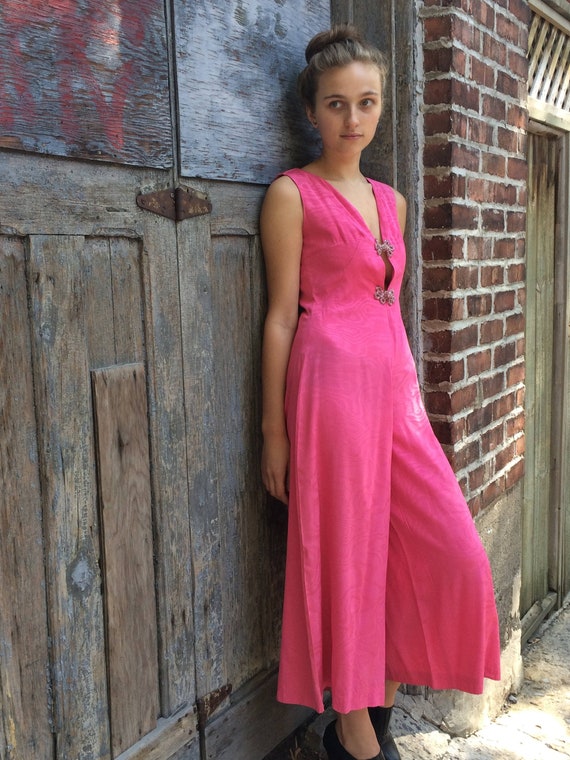 70s Wide Leg Pink Jumpsuit / 1970s Sexy Chic Plun… - image 1