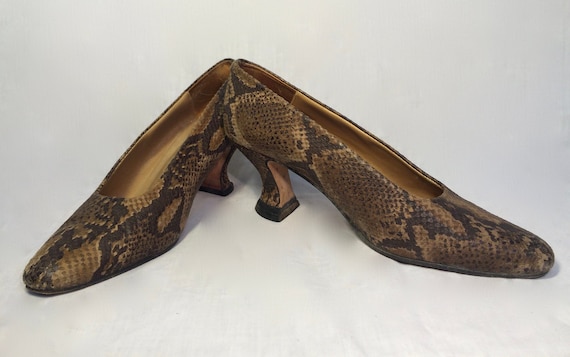 Kenneth Cole Brown Leather Shoes Size 7 / Python Print Vintage Heels 7 / Retro Snakeskin Animal Print Pumps With Pointy Square Toes - Etsy Kenneth Cole Brown Leather Shoes Size 7 / Python Print Vintage Heels 7 / Retro Snakeskin Animal Print Pumps With Pointy Square Toes - Etsy