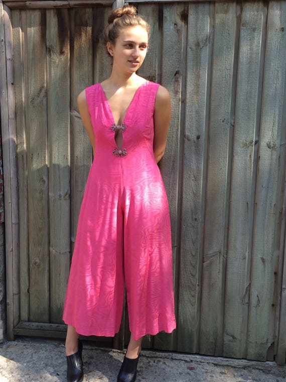 70s Wide Leg Pink Jumpsuit / 1970s Sexy Chic Plun… - image 2