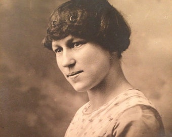 Antique Vintage Black & White Cabinet Photo Child Portrait Woman Female Figure