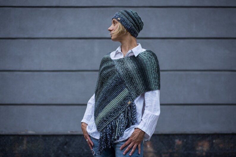 ladies black and white boho accessories chunky knit slouchy beanie and scarf Poncho and hat knitted set autumn women shawl and hat set
