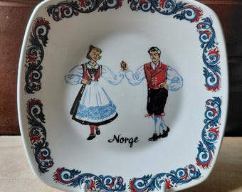 Mid Century Figgjo Flint Norge Hardanger Dancers Small Plate Made in Norway