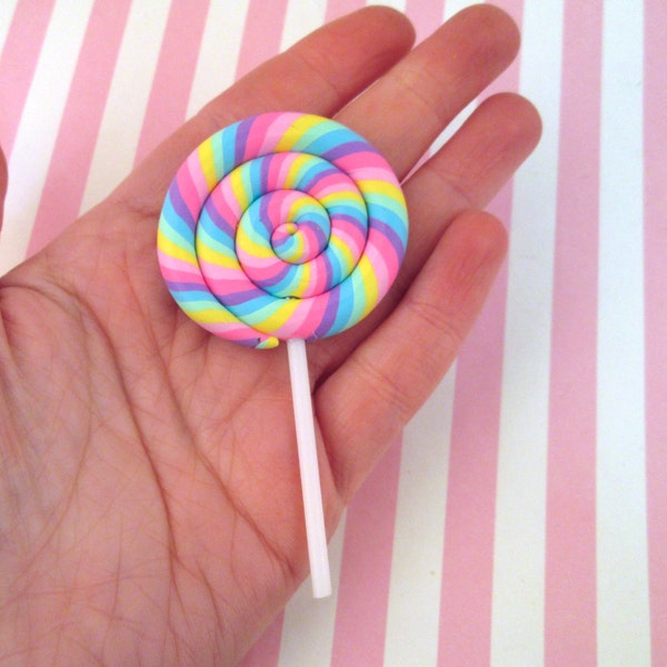 Ein großer Pastell Regenbogen Polymer Clay Lollypops LOL 18