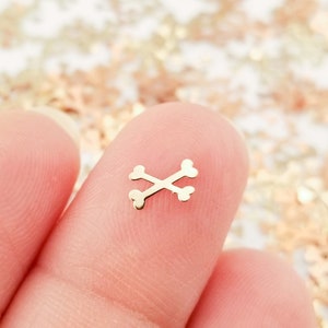 50 kleine 7 mm Goldfarbene Metallic Crossbones Cabochons, Kawaii Knochen Piraten Halloween Nagel Cabs, Charm Resin Zubehör, Resin Zusatz 1729