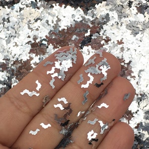 Petites paillettes argentées métalliques en forme de chauve-souris, mélange sûr de vernis à ongles résistant aux solvants, alimentation en résine gothique fantasmagorique d'Halloween, F744