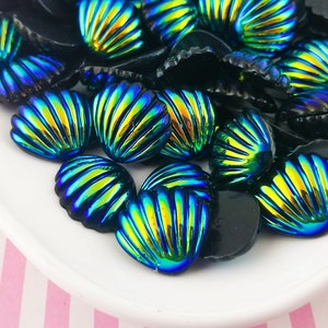 6 cabujones de concha marina negra resbaladiza con aceite de resina de respaldo plano, almeja de plástico acrílico iridiscente con respaldo plano o conchas marinas de vieira 744A