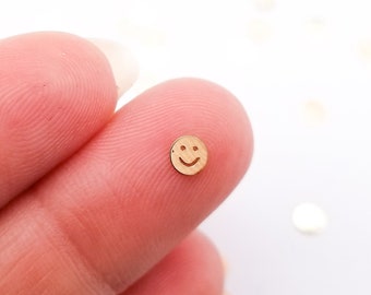 50 kleine 4 mm goudkleurige smiley cabochons, schattige kawaii smiley emoji nagelcabines, nail art bedel harsbenodigdheden, hars add-on #1515
