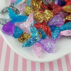 5 kleine 35 mm Sortierte Glitzer Flachrücken Harz Meerjungfrau Cabochons, Flatbacked Glittery Ocean Beach Acryl Plastik Cabochons #959