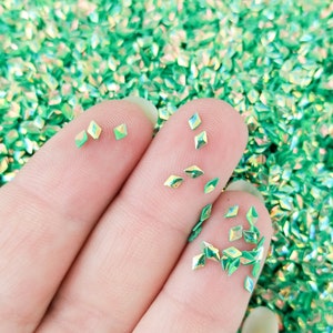 Grüner irisierender Rauten-Glitter, 4 mm 3D-Puffy-Diamant-Glitter, wählen Sie Ihre Menge, U72