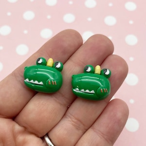 10 Green Flat Backed Resin Dinosaur Alligator Crocodile Cabochons, 20mm Dragon Flatbacked Acrylic Plastic Cabs 275b