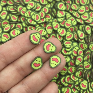 Größere Avocado Streuteile aus Polymer Clay mit Kawaii Gesichtern, NICHT essbare Fimo Fake Sprinkle Mix, M37