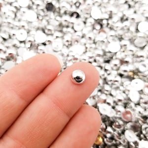 100 6mm Metallic Silber Ton Runde Flatbacked Harz Perle Cabochons, flacher Kleber auf Acryl Kunststoff Cabochons, schillernde Blender Versorgung