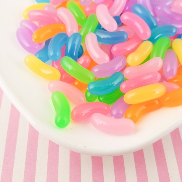 8 Bright Resin Jelly Bean Cabochons, Jelly bean Candy Cabs, Kawaii Cabs, Decoden Crafts, Fake Bake Supplies, Dollhouse Candy Land Decor 037a