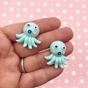 4 Pastell-Baby-Blau-Oktopus Flachrücken 25 mm oder 1-Zoll-Harz-Tintenfisch-Cabochons, niedliche Kawaii Flatbacked-Acrylplastik-Ozean-Cabochons, 1219