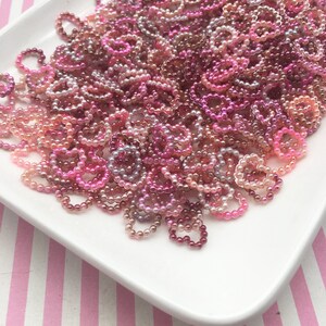 20 cabujones acrílicos perlados de corazón abierto de 11 mm, color marrón napolitano, rosa, con base plana, adorno de resina perlada, n.° 1244