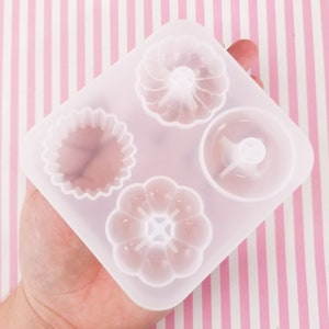 Silicone Molds [Lion, 4 Cup] Cupcake Baking Pan - Free Paper Muffin Cu —  Freshware