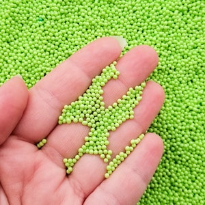 Granelli di zucchero finti in vetro verde pastello NON COMMESTIBILE, 2 mm Scegli la tua quantità, Decoden Funfetti Jimmies, perline di caviale finto, G41