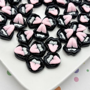 10 Black Lip Flatbacked 19mm Resin Cabochons, Cute Flat Backed Acrylic Plastic Kawaii Cabs, 681b