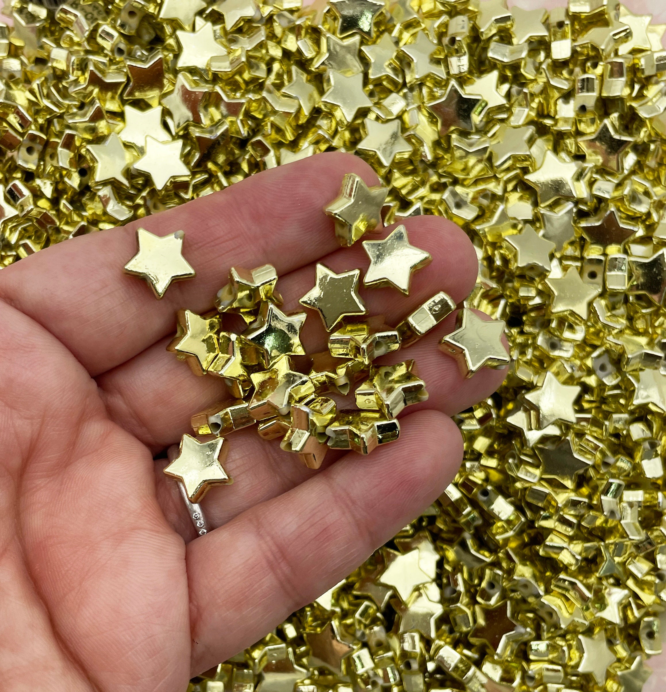 Clearance Resin Star Charms with Star Confetti | Glitter Star Pendant | Kawaii Decoden Pieces | Decora Kei Jewelry Supplies | Phone Case Decoration (