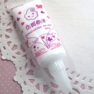 Decoden Whipped Cream Glue, White Vanilla with 1 Frosting Tip, for Cell Phone Decoration, 50g image 2
