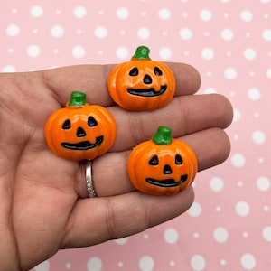 6 Cute Flatbacked Pumpkin Jack O Lantern Cabochons, Cute Halloween Flat Backed Resin Cabs, DH26