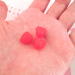 Miniatuur 3D-aardbeien nepgebakken cabochons, flexibele siliconen cabines, kies je bedrag #076