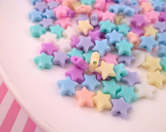 Cuarenta cuentas de estrella de 10 mm de acrílico pastel de plástico Fairy Kei, suministros de abalorios infantiles de resina Kawaii, J56