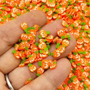 小さな秋のカボチャのハロウィーンポリマー粘土スプリンクル、不気味なフェイクスプリンクル、ポリマー粘土フェイクスプリンクル、デコデンファンフェッティジミー、P277