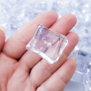 3つの大きな25 mmまたは1インチのアクリルプラスチック製アイスキューブチャンク、樹脂製宝石ブロック、フェイクアクリル製アイスキューブ、キャビアチャンク H498