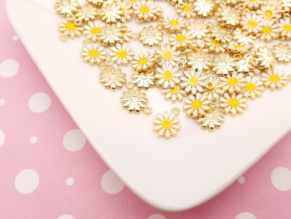 8 Small 15mm White Daisy Enamel Flower Pendants, Gold Floral