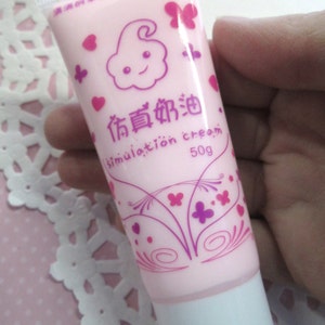 Decoden Whipped Cream Glue, Light Pink Color with 1 Screw On Frosting Tip, for Cell Phone Decoration, 50g