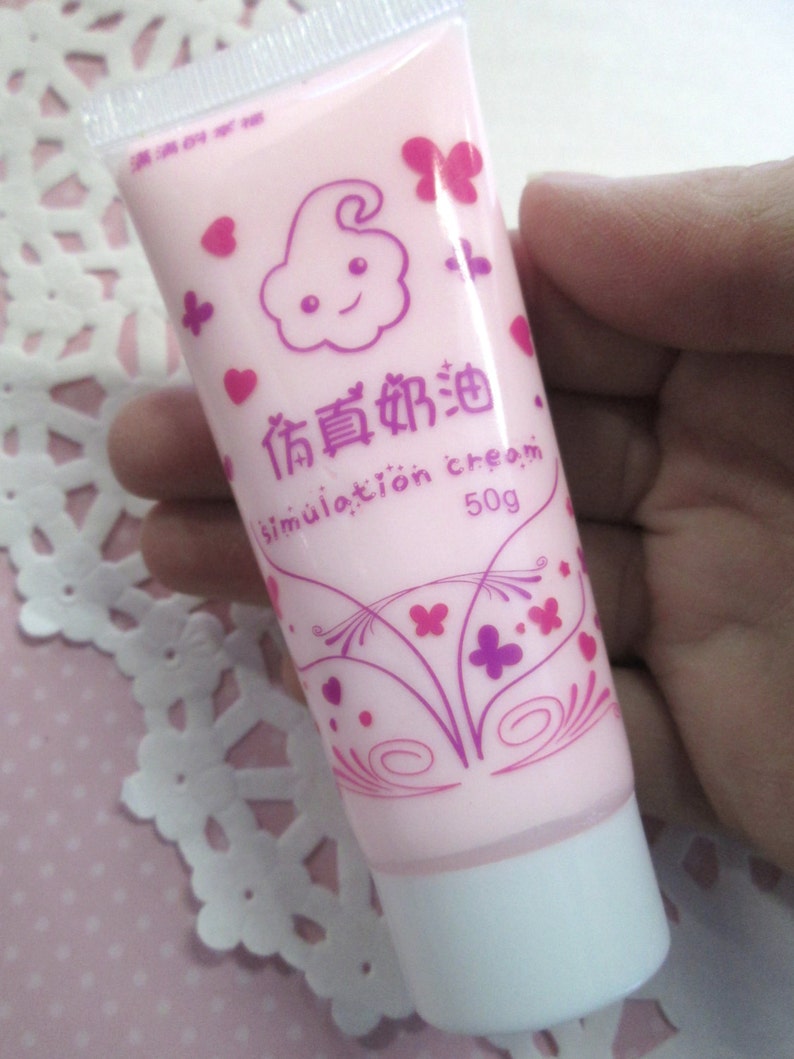 Decoden Whipped Cream Glue, Light Pink Color with 1 Screw On Frosting Tip, for Cell Phone Decoration, 50g 