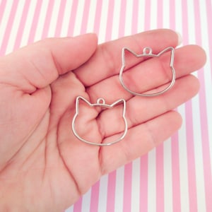 3 Silver Plated 29mm Kitty Cat Head Charms, Open Bezel Uv Resin Kitten Pendants, Pressed Flower Jewelry Supplies F108