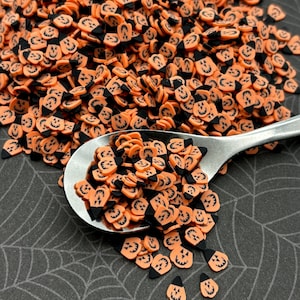小さな秋のカボチャのハロウィンポリマークレイ不気味なフェイクスプリンクル、フェイクベイクフィモテーブルスキャッターコンフェッティ、タンブラーシェイカーフィルN214