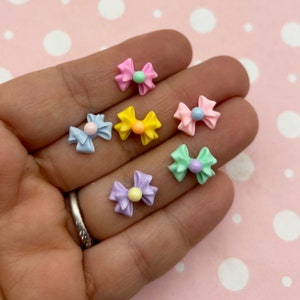 35 kleine pastelkleurige cabochons met platte achterkant harsstrik - kleine schattige kawaii acryl plastic nagelstrik met platte achterkant bedeltjes cabochons L194