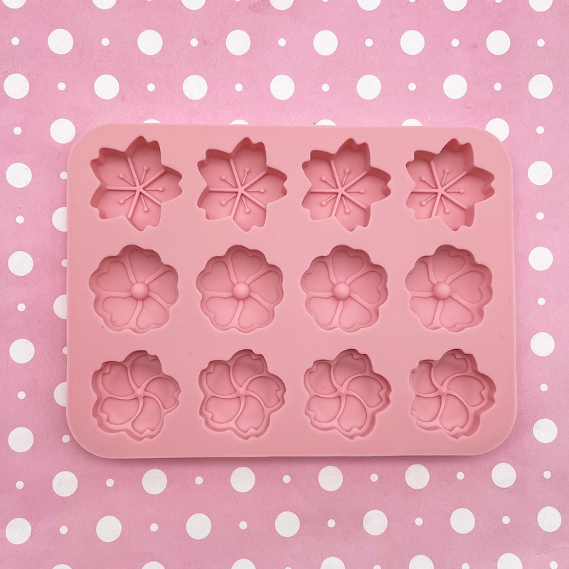 Stampo In Silicone A Forma Di Fiore Di Sakura Per Creare Gioielli Fai Da Te: Realizza Ciondoli In Resina, Sapone E Argilla, Diametro 3.3 Cm - 4